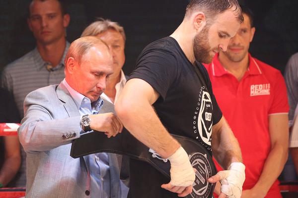 是榮耀而非炫耀 《全職高手》手游三大職業(yè)出征