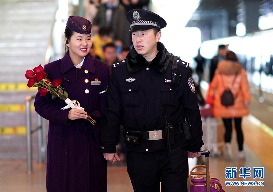 尋寶變裝妙趣橫生 《九陰》手游新版本玩法多樣